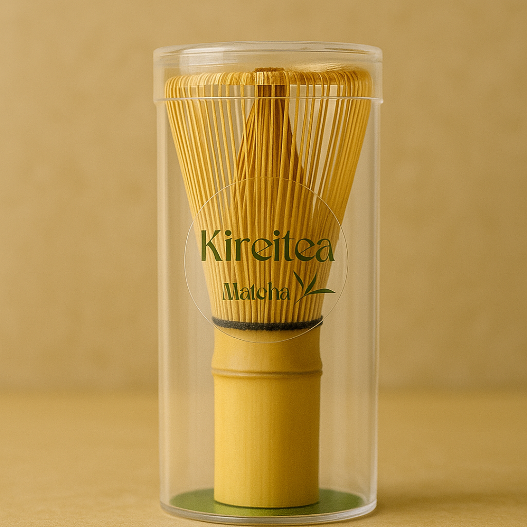Fouet en bambou de kireitea matcha dans sa boite 