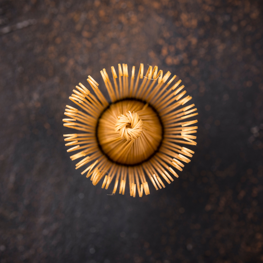 fouet-en-bambou-pour-matcha-bio-the-vert-en-poudre Image